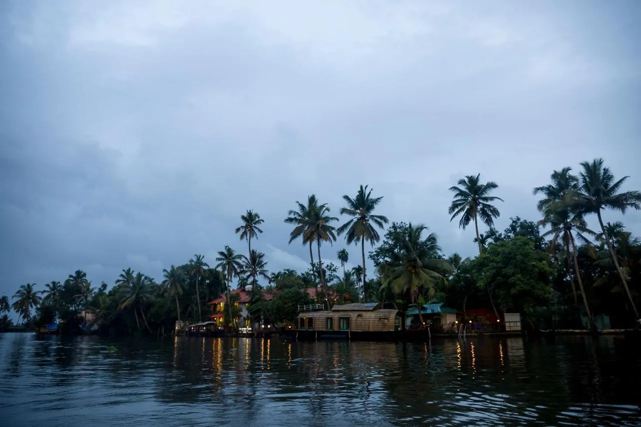 The Lake Paradise Boutique Resort Alappuzha Bed & Breakfast