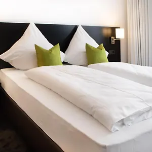 https://oy-hotel.com-bavaria.com